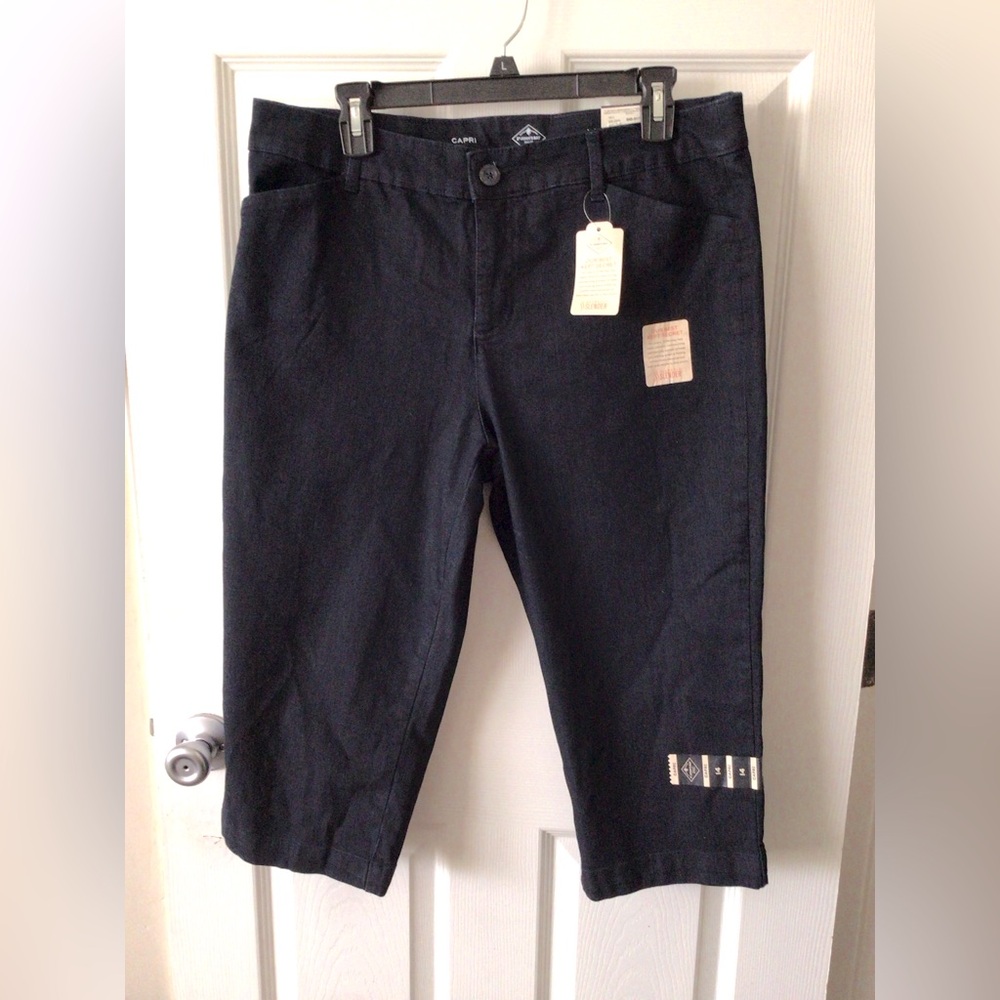 NWT St.Johns Bays capri Sz 14